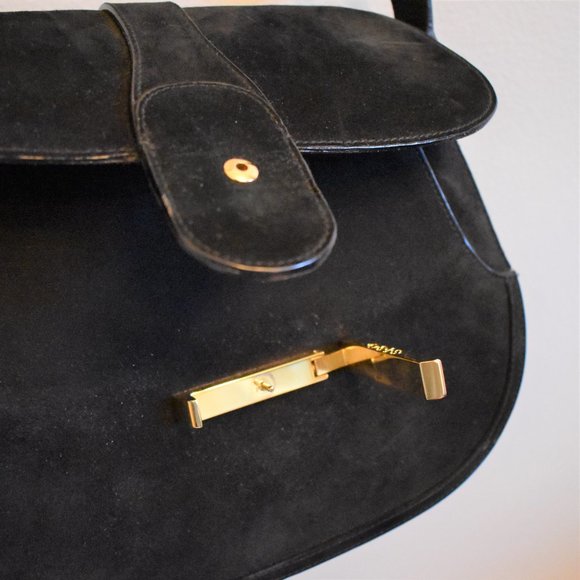 Elegant Black Crossbody Bag - Picture 5 of 7